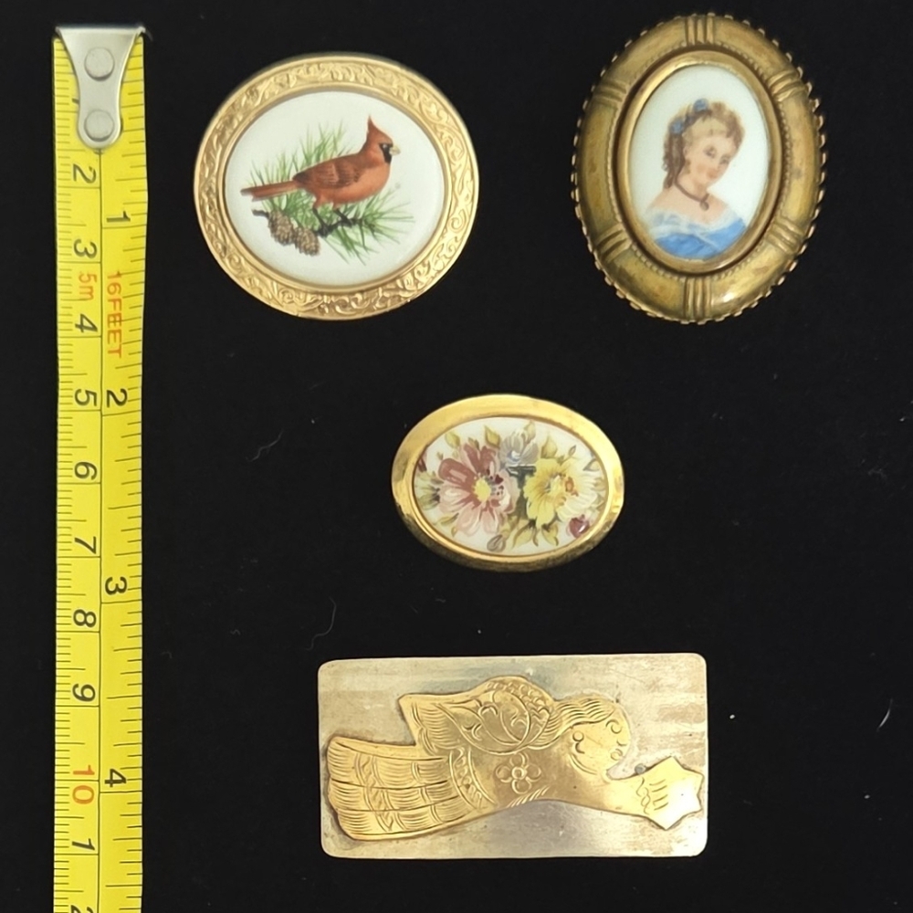 Vintage Brooch Set with Gold and Floral Designs